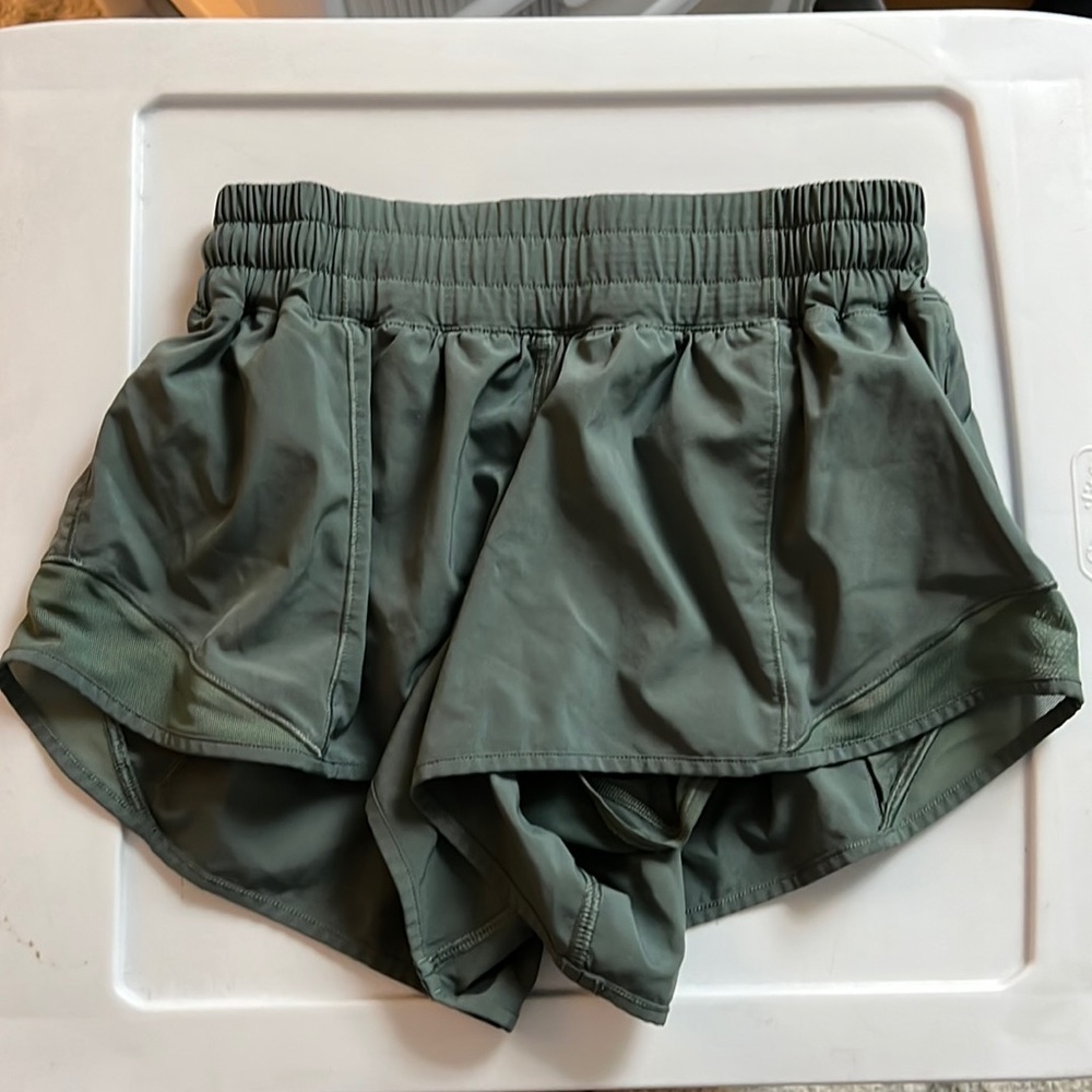 Lululemon hotty hot short